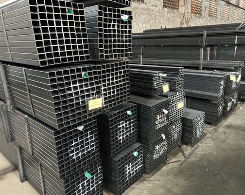 4 &quot;X 4&quot; A36 कार्बन स्टील पाइप ट्यूब गर्म लुढ़का हुआ वेल्डेड स्क्वायर खोखले खंड